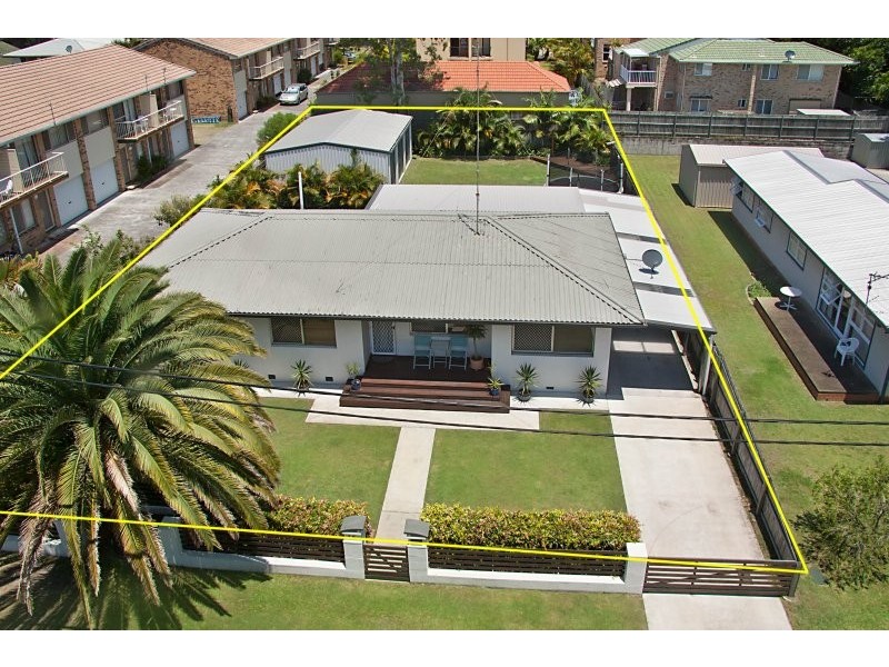 16 Cox Drive, Tweed Heads South NSW 2486