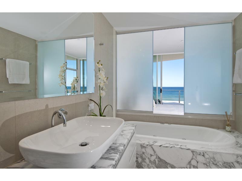 1103/2 Creek Street, Kirra QLD 4225