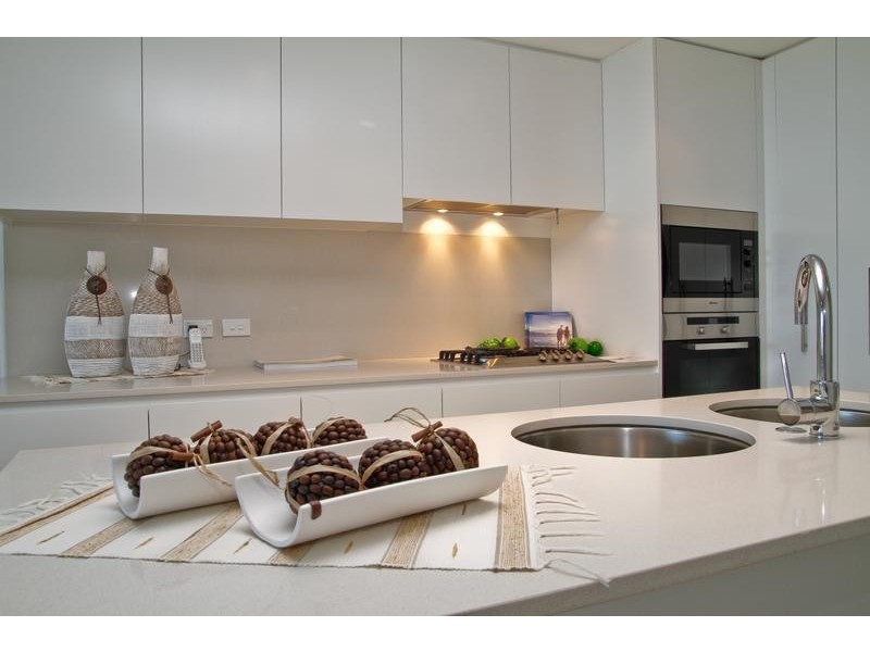 203/2 Creek Street, Kirra QLD 4225