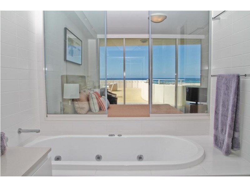 203/2 Creek Street, Kirra QLD 4225