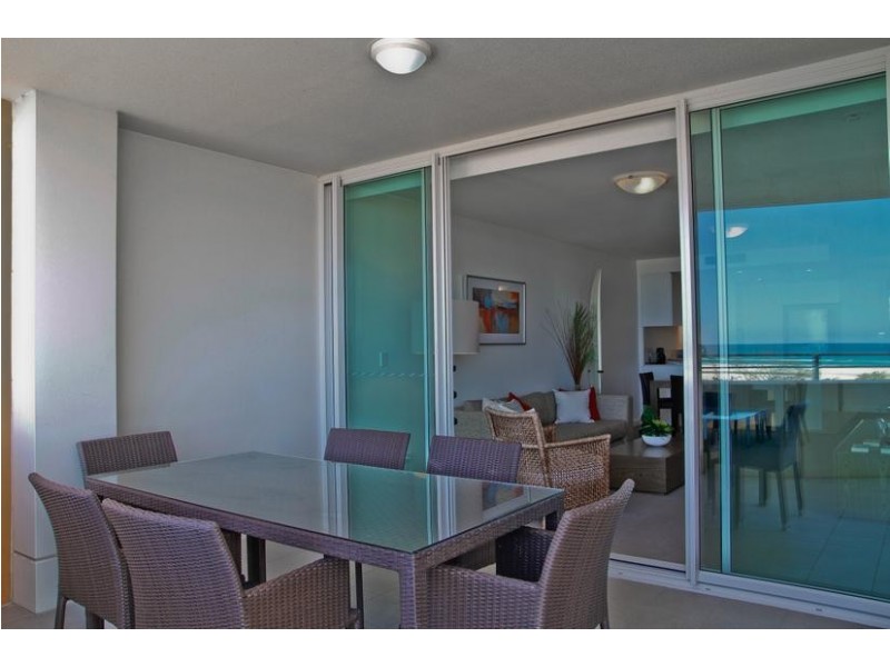 203/2 Creek Street, Kirra QLD 4225