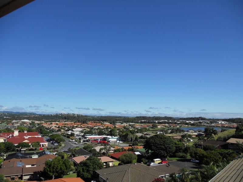 30 St Andrews Way, Banora Point NSW 2486