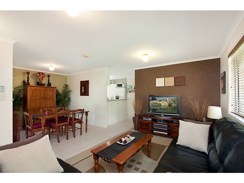 2/21 Lochlomond Drive, Banora Point NSW 2486