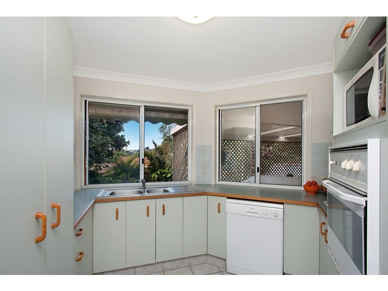 11 Honeymyrtle Dr, Banora Point NSW 2486