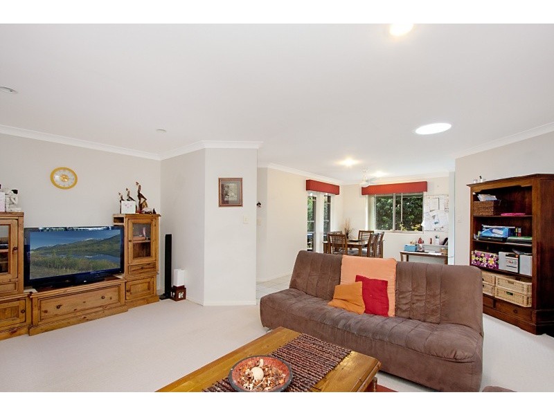 11 Honeymyrtle Dr, Banora Point NSW 2486