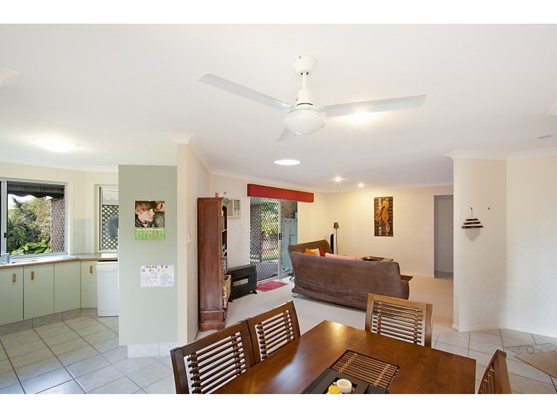 11 Honeymyrtle Dr, Banora Point NSW 2486