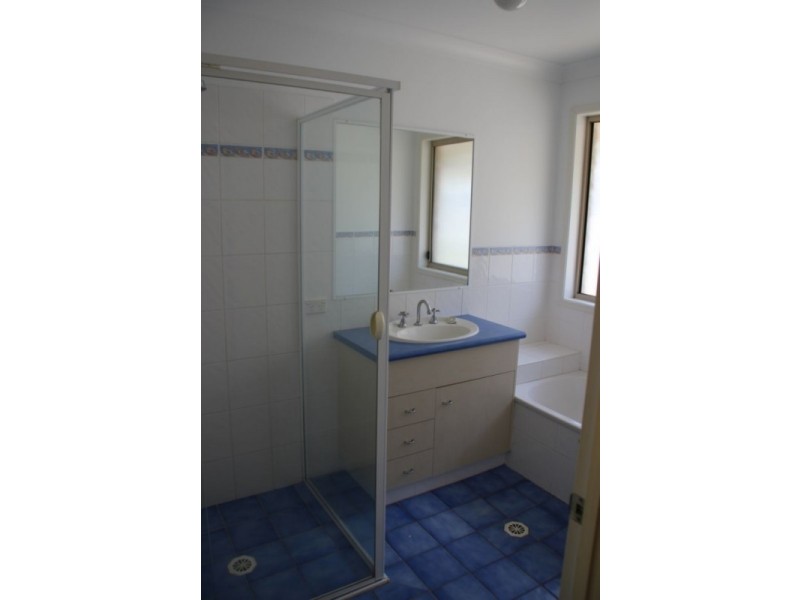 9 Greendale Place, Banora Point NSW 2486