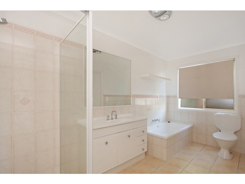 4 Lalina Ave, Tweed Heads West NSW 2485