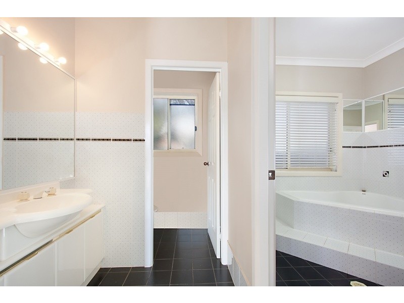 19 Seaview Road, Banora Point NSW 2486