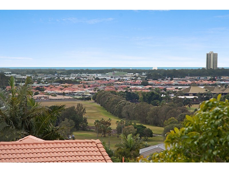 6 Sequoia Ct, Banora Point NSW 2486