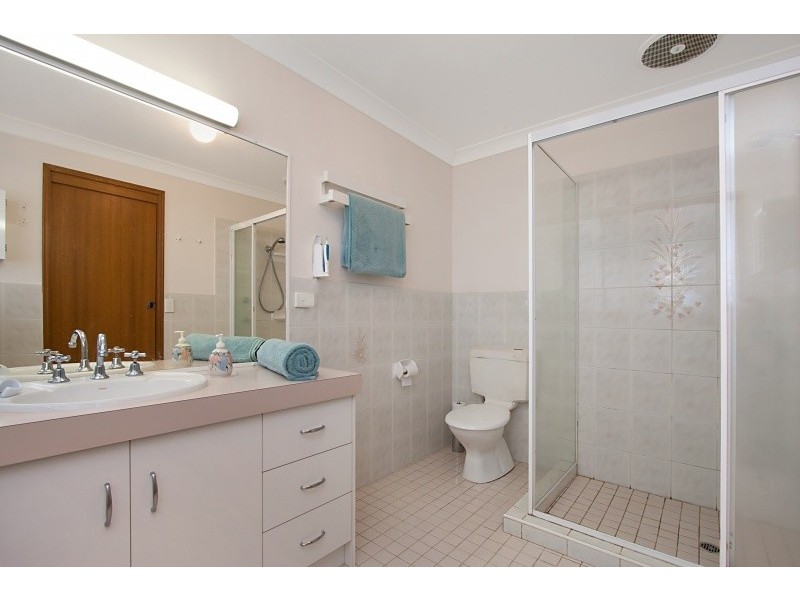 6 Sequoia Ct, Banora Point NSW 2486