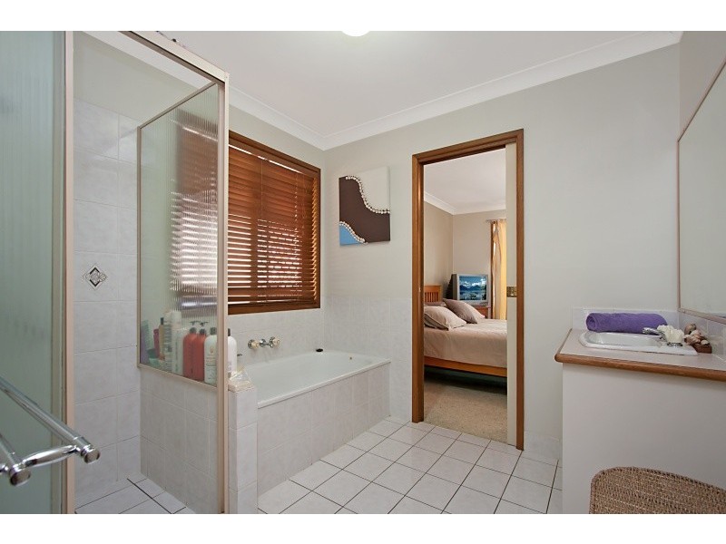11 Toolona Avenue, Banora Point NSW 2486