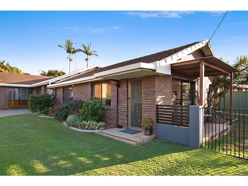 1/7 Somerset Ave, Banora Point NSW 2486