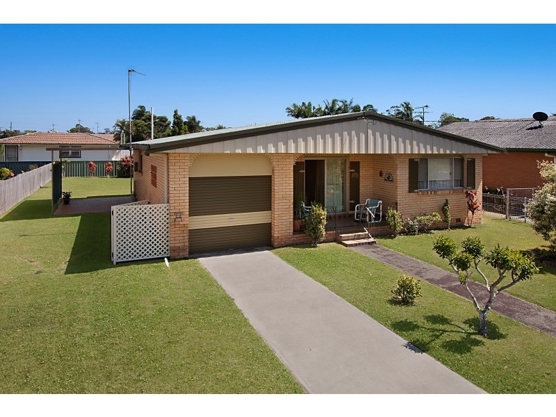 8 Sandra Street, Tweed Heads South NSW 2486