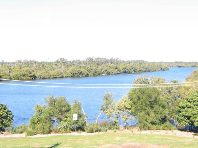 2/59 Bimbadeen Avenue, Banora Point NSW 2486