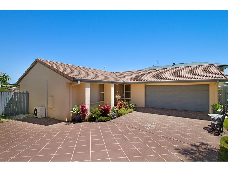 1/8 Cherry Court, Banora Point NSW 2486