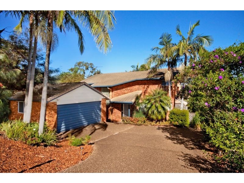 8 Bluegum Blvd, Banora Point NSW 2486