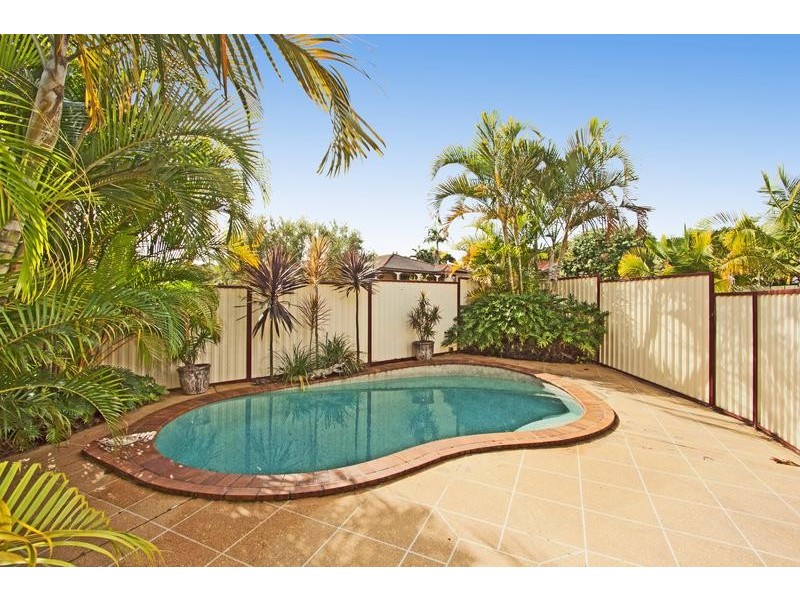 8 Deakin Drive, Terranora NSW 2486