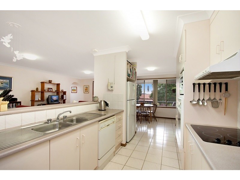 6 Sequoia Ct, Banora Point NSW 2486