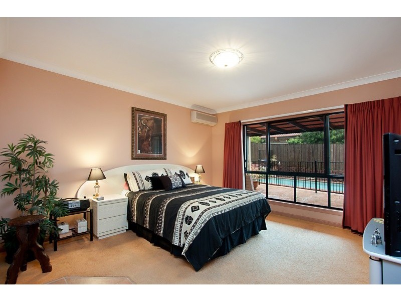 16 Comenara Crescent, Banora Point NSW 2486