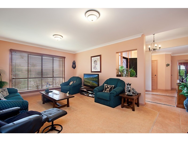 16 Comenara Crescent, Banora Point NSW 2486