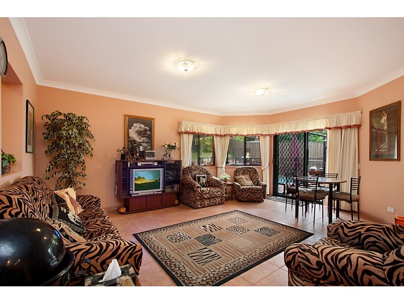 16 Comenara Crescent, Banora Point NSW 2486