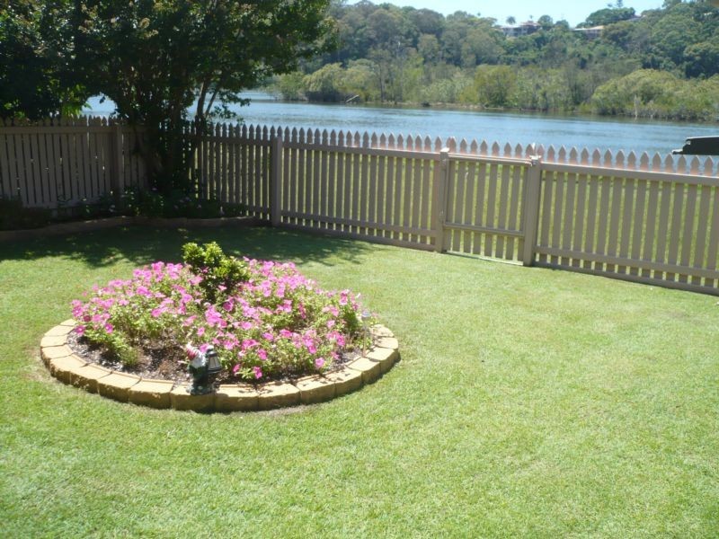 2/115 Sunset Blvd, Tweed Heads West NSW 2485