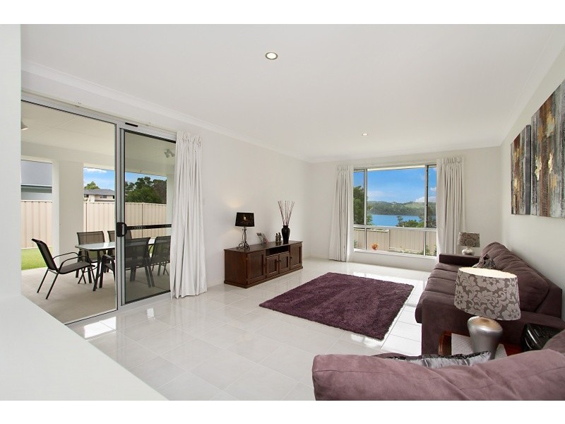 111 Botanical Ct, Banora Point NSW 2486