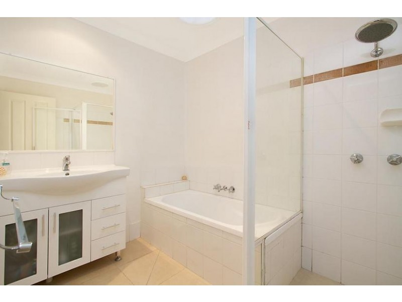 2/11 Parkland Place, Banora Point NSW 2486