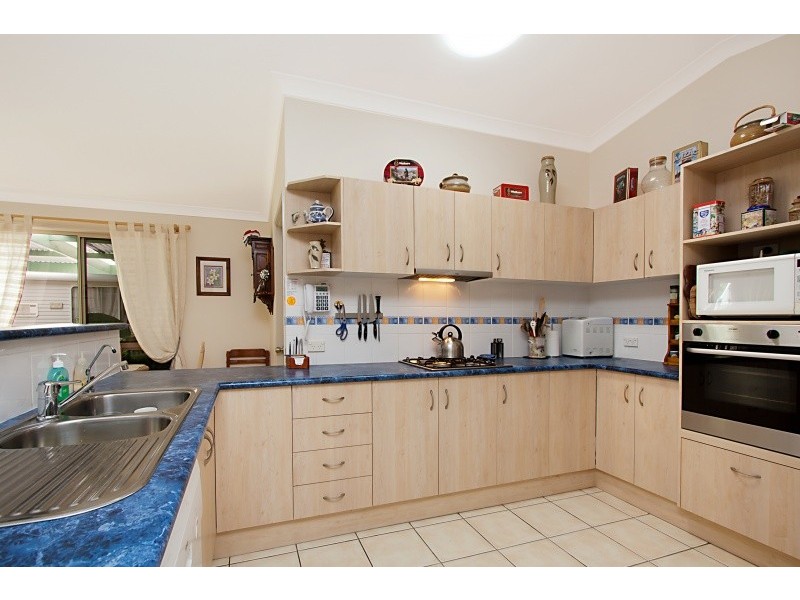 18 Comenara Crescent, Banora Point NSW 2486