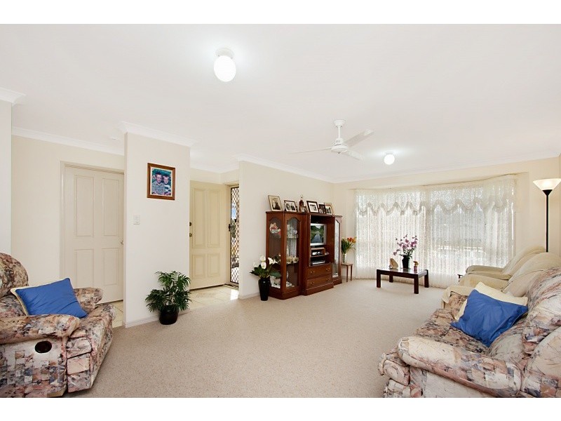 18 Comenara Crescent, Banora Point NSW 2486
