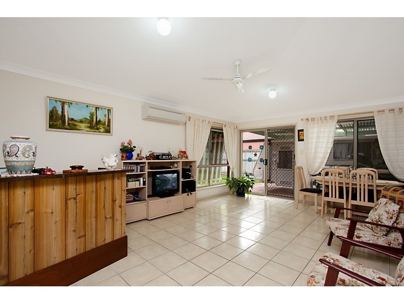 18 Comenara Crescent, Banora Point NSW 2486