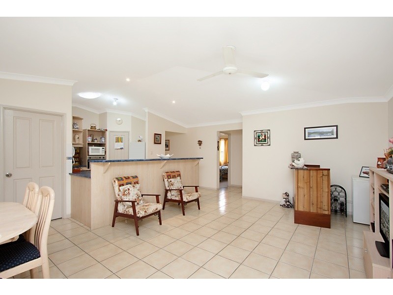 18 Comenara Crescent, Banora Point NSW 2486