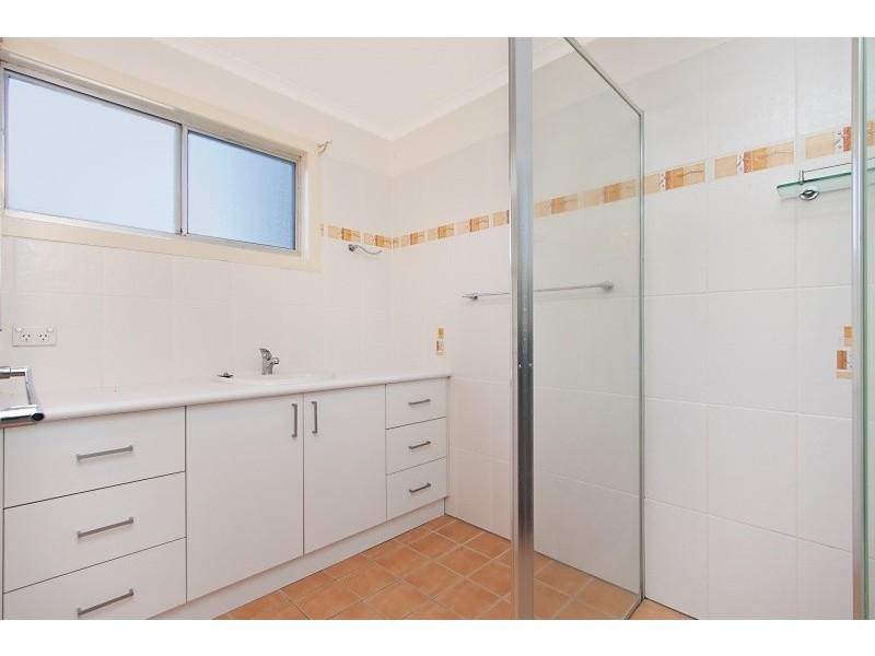 8 Anthony Avenue, Banora Point NSW 2486