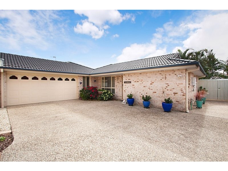 2/4 Magnolia Crescent, Banora Point NSW 2486