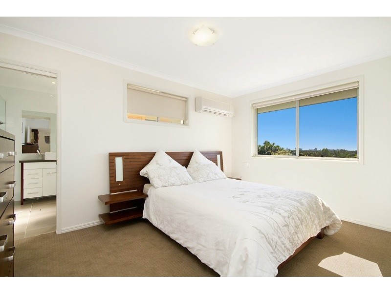 10 Raward Avenue, Banora Point NSW 2486