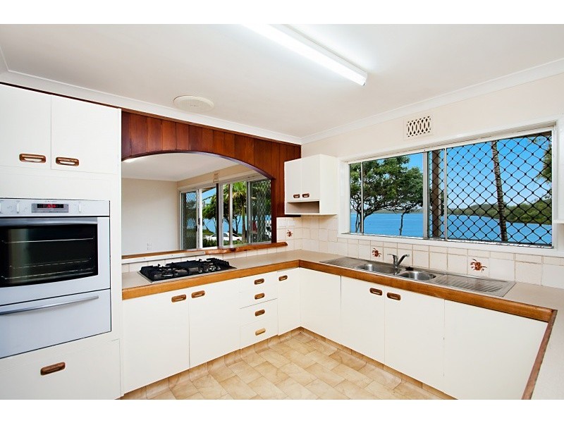 4 Barellan Drive, Banora Point NSW 2486
