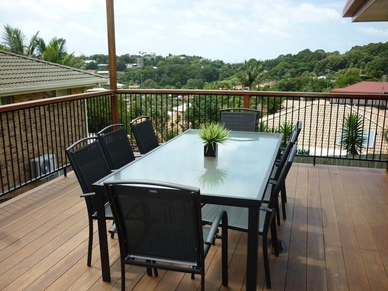 80 Lochlomond Drive, Banora Point NSW 2486