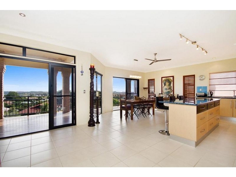 44 Kintyre Crescent, Banora Point NSW 2486