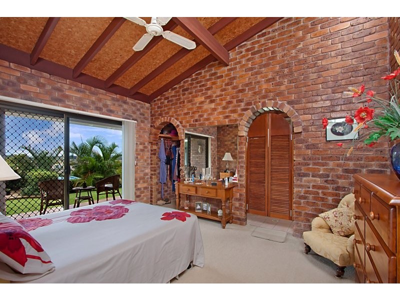 39 Castlecrag Avenue, Banora Point NSW 2486