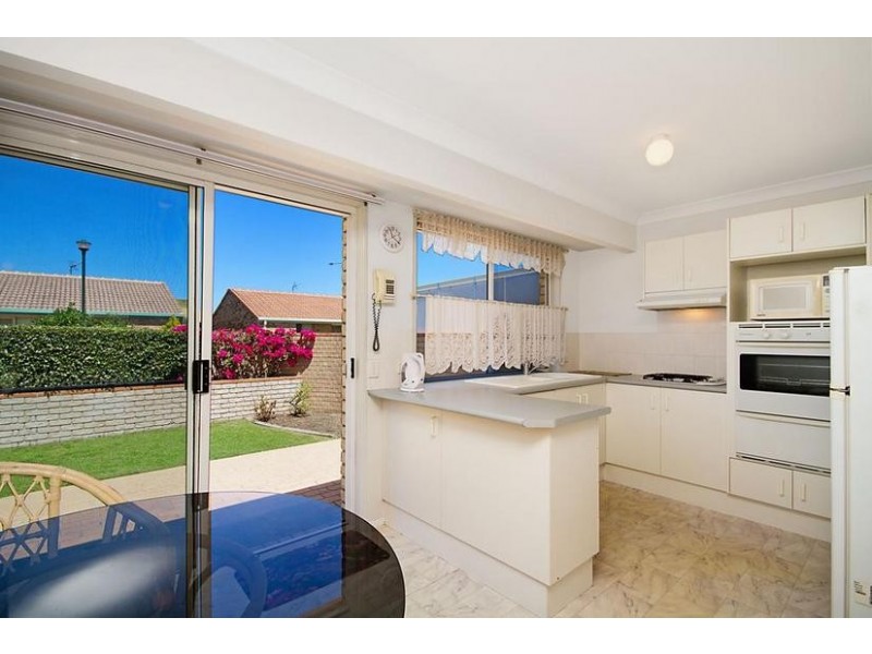 4/1 Kentia Crescent, Banora Point NSW 2486