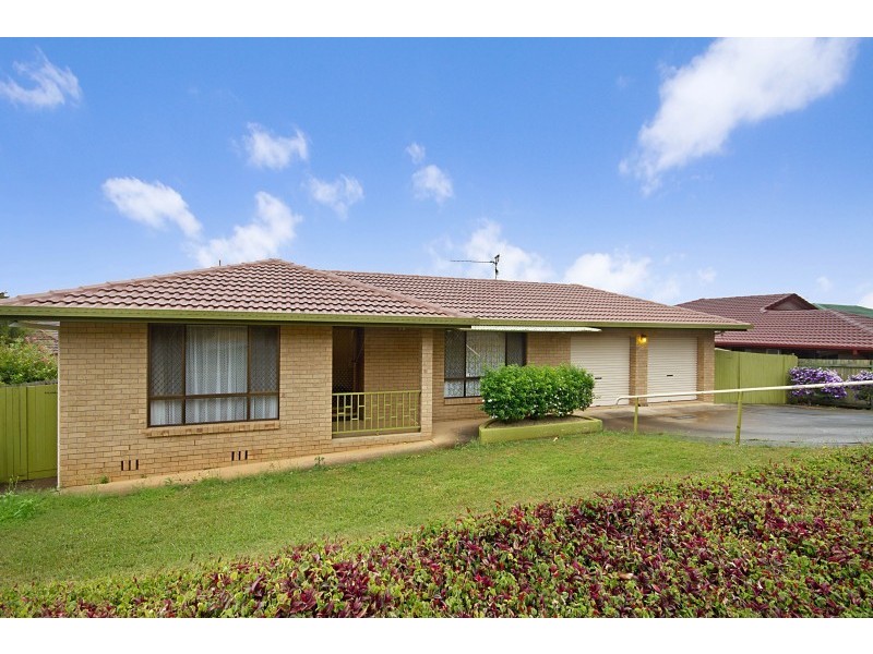 8 Muirfield Place, Banora Point NSW 2486
