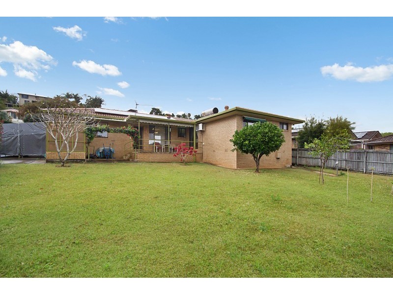 8 Muirfield Place, Banora Point NSW 2486