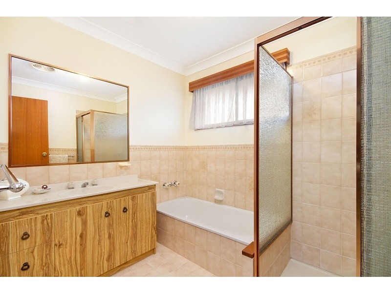 8 Muirfield Place, Banora Point NSW 2486