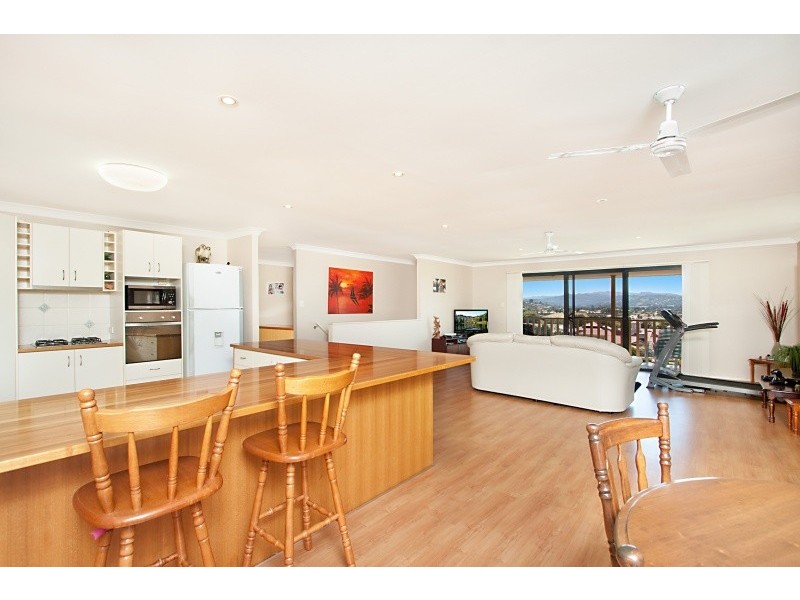 34 St Andrews Way, Banora Point NSW 2486