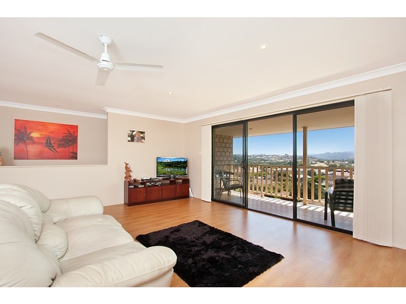 34 St Andrews Way, Banora Point NSW 2486