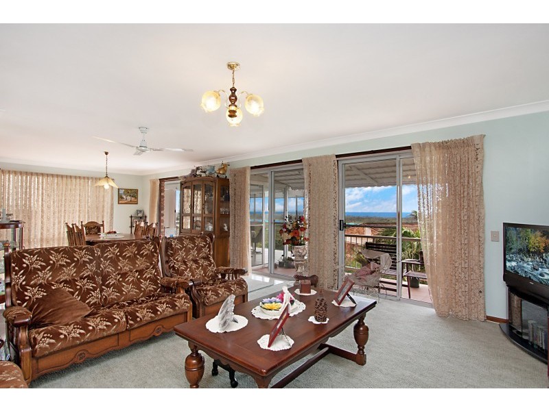 4 Allamanda Avenue, Banora Point NSW 2486