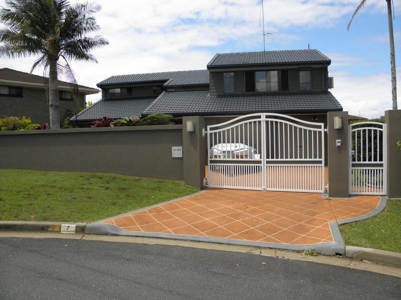 7 Echuca Crescent, Banora Point NSW 2486