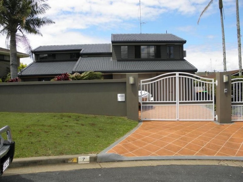 7 Echuca Crescent, Banora Point NSW 2486