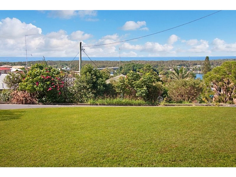 9 Pacific Drive, Banora Point NSW 2486